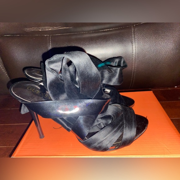 Guess Tie Up Heels! - Picture 1 of 5